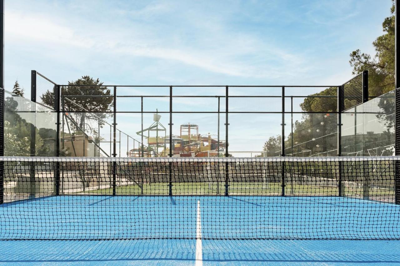 Helea Lifestyle Beach Resort Kallithéa المظهر الخارجي الصورة A paddle tennis court