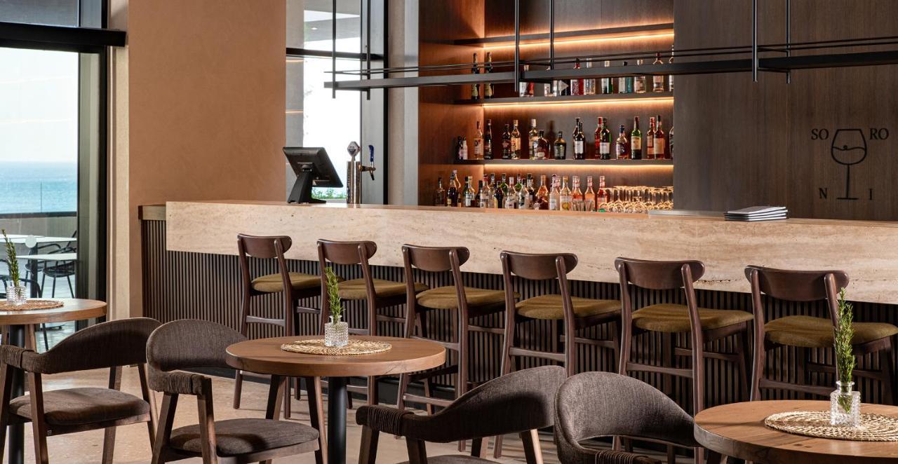 Helea Lifestyle Beach Resort Kallithéa المظهر الخارجي الصورة The bar at the hotel