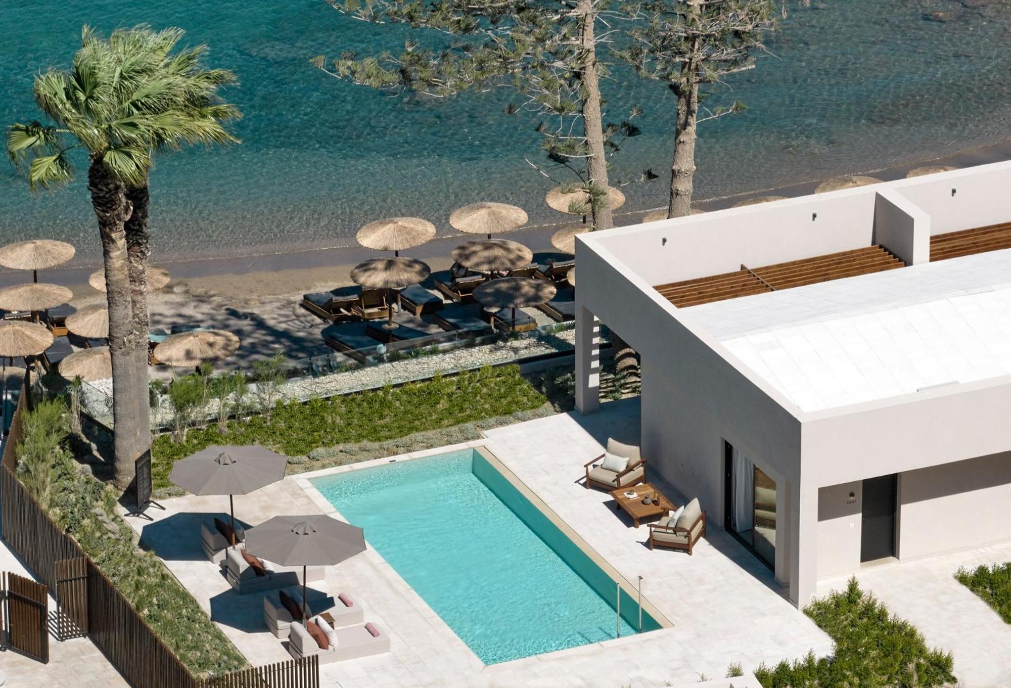 Helea Lifestyle Beach Resort Kallithéa الغرفة الصورة The beach at the hotel
